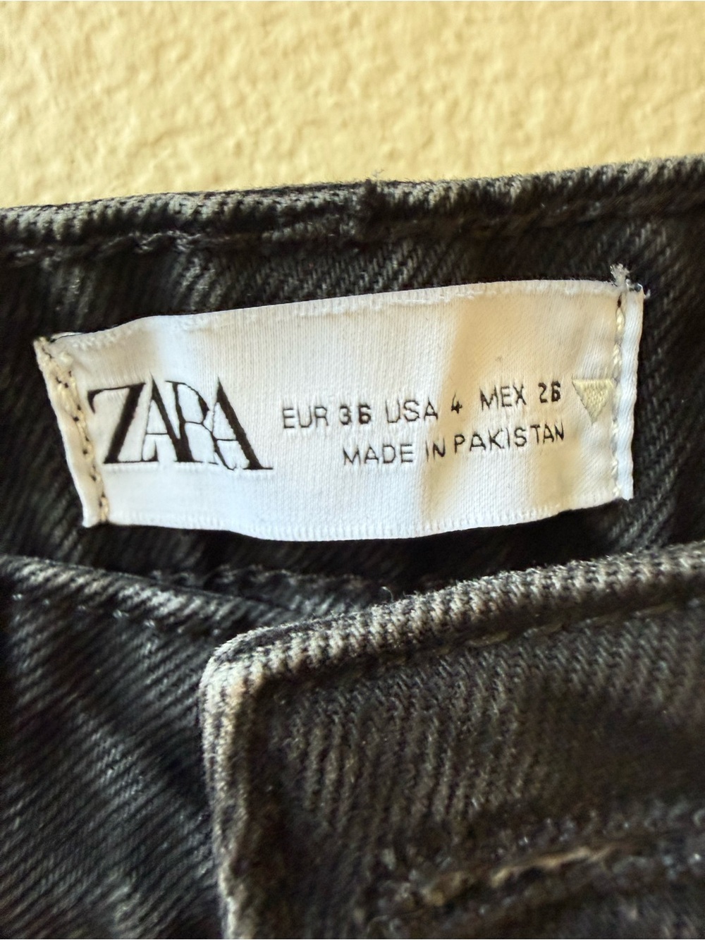 Zara Women's Black Straight Jeans - Picture 10 of 13